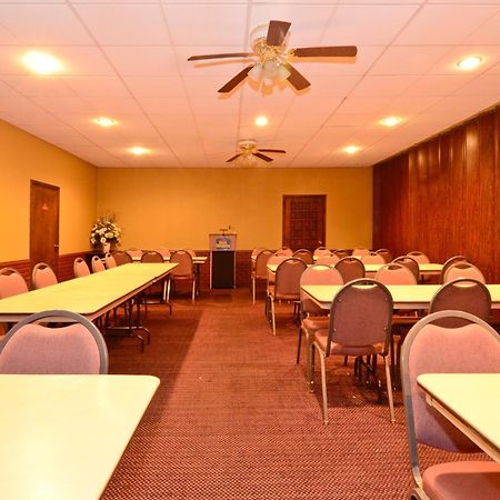 Americas Best Value Inn Iola Kinh doanh bức ảnh