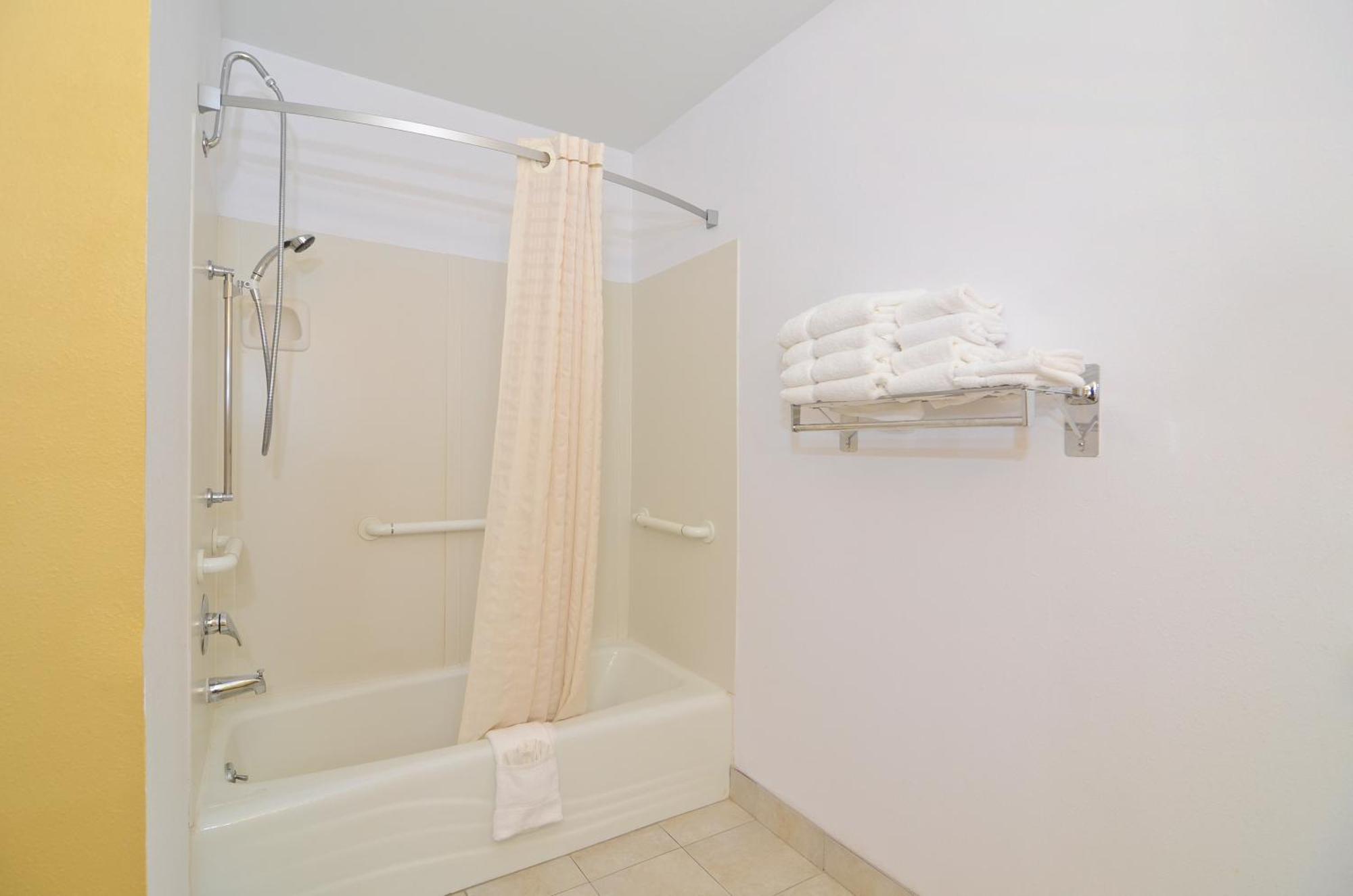 Americas Best Value Inn Iola Phòng bức ảnh